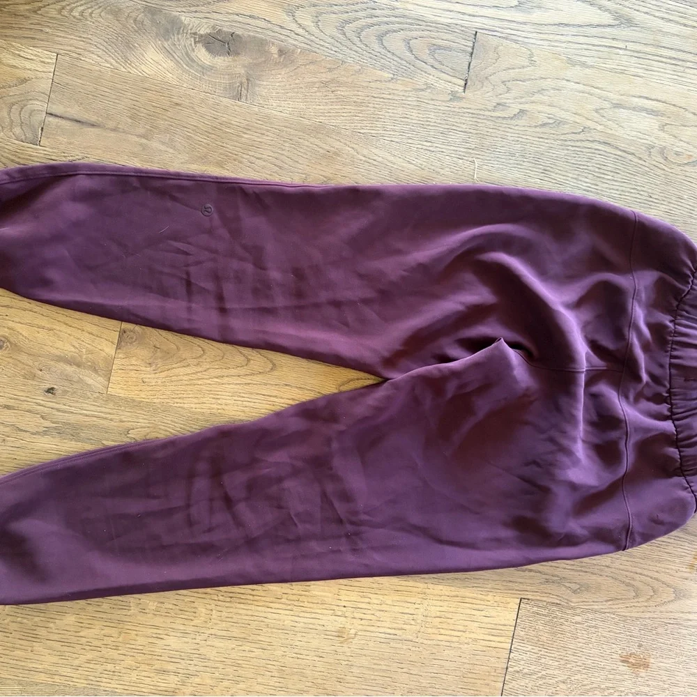 lululemon athletica excellent shape